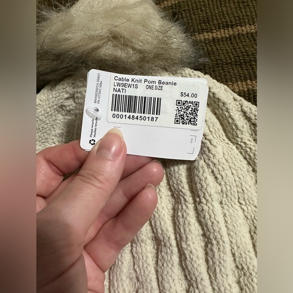 NWT Lululemon Cable Knit Pom Beanie